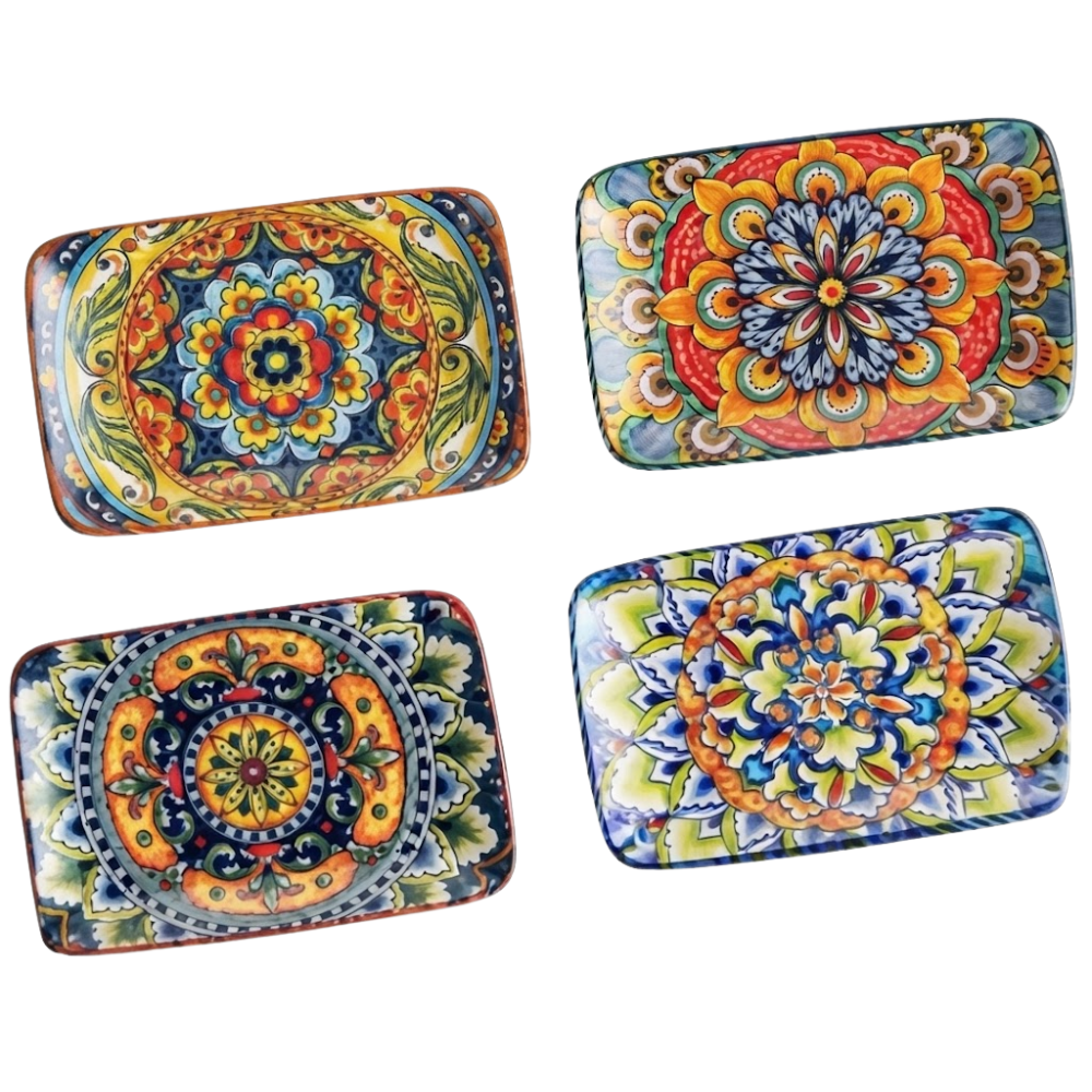 Zestaw czterech ceramicznych półmisków do serwowania z kolorowymi wzorami mandali