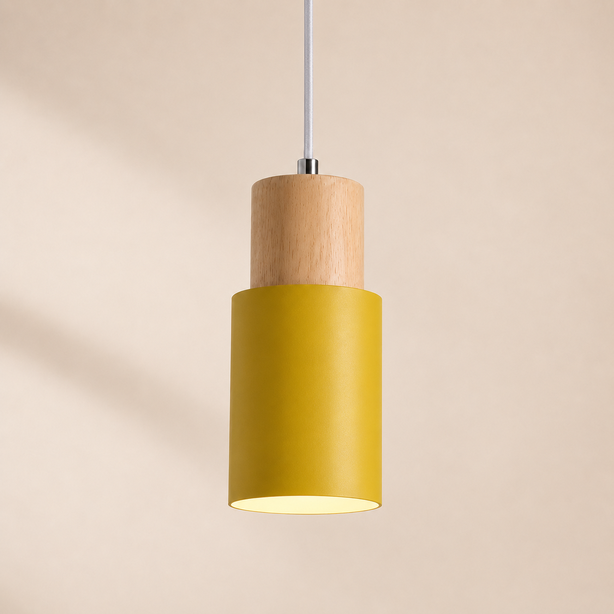 Nowoczesna Lampa Wisząca z Drewna i Metalu – Cylindryczna Lampa Sufitowa z Regulowanym Kablem