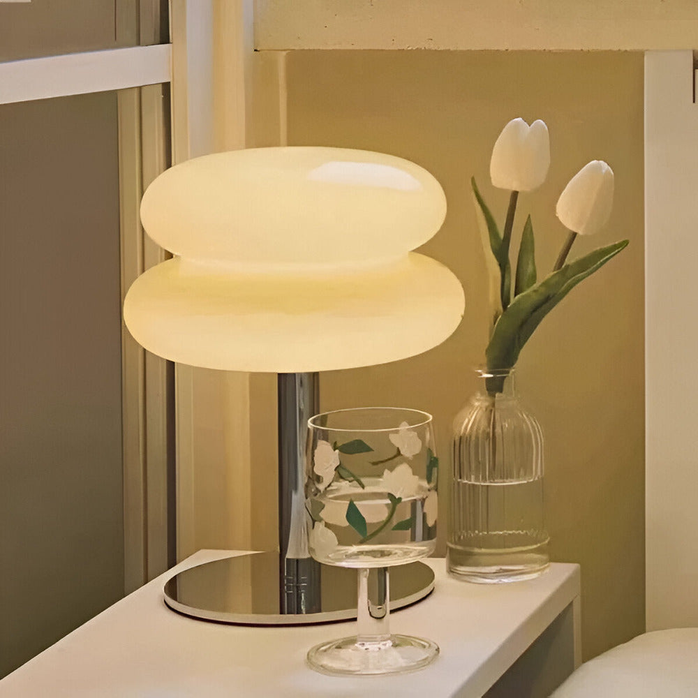 Elegancka Szklana Lampa Stołowa - Ciepłe Odcienie dla Przytulnego Wnętrza 4