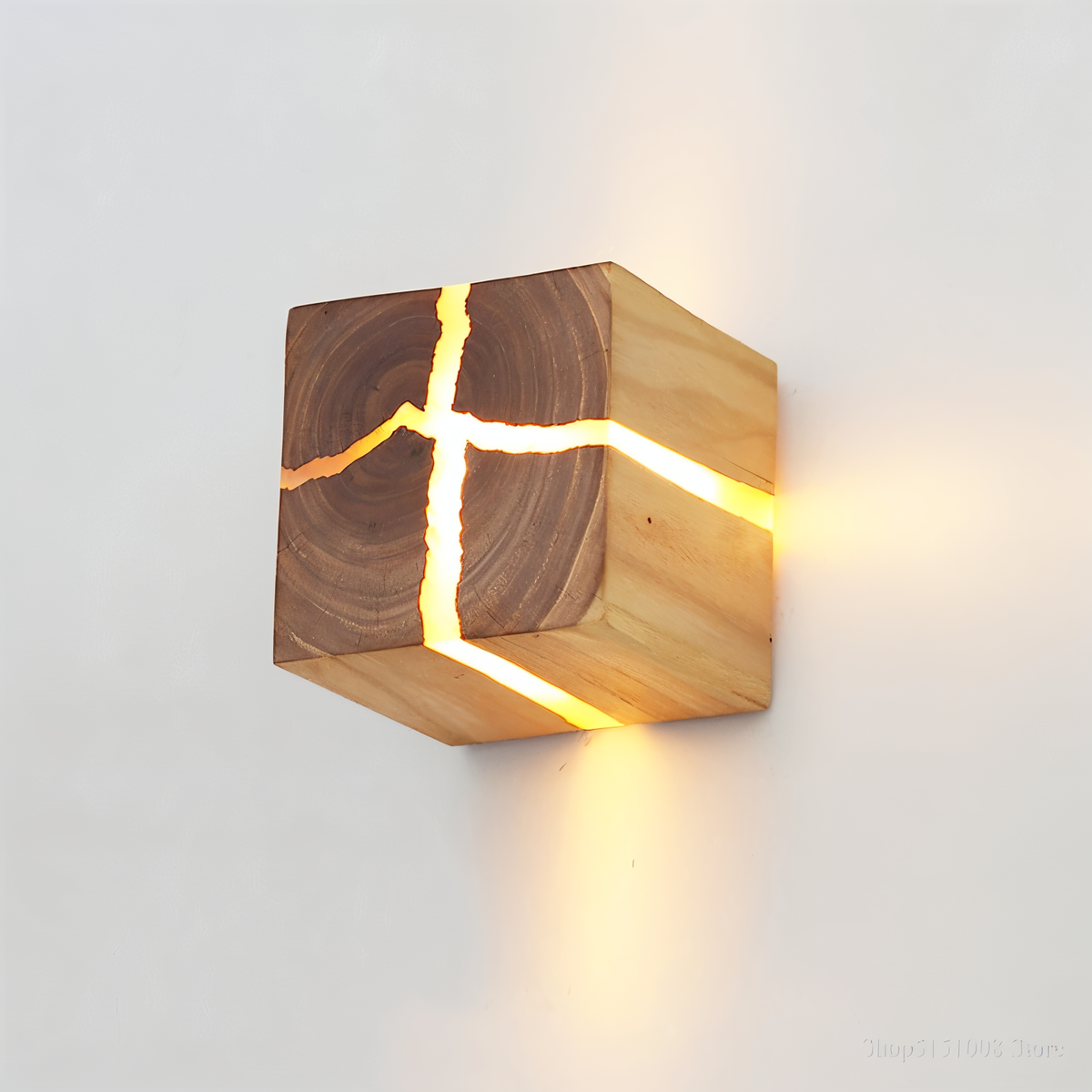 Kinkiet drewniany 8x8 cm z efektem spękanego drewna – mała lampa ścienna, 2 wersje zasilania