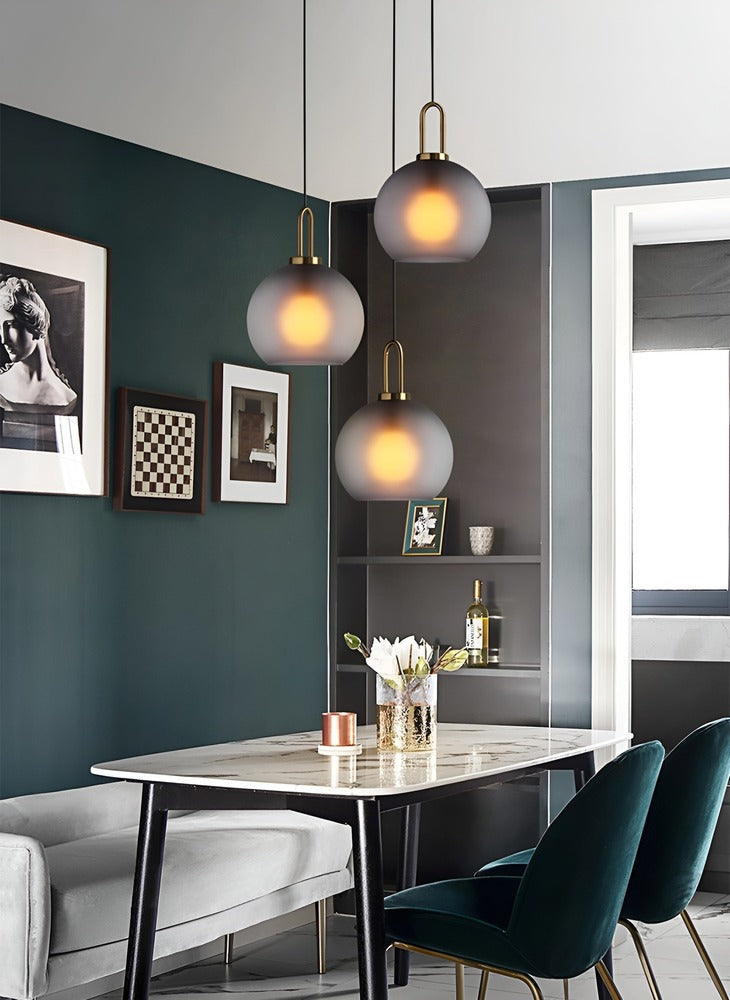 Lampa sufitowa GlassGleam – jednostronna lampa w kształcie kuli ze szkła w stylu vintage 3