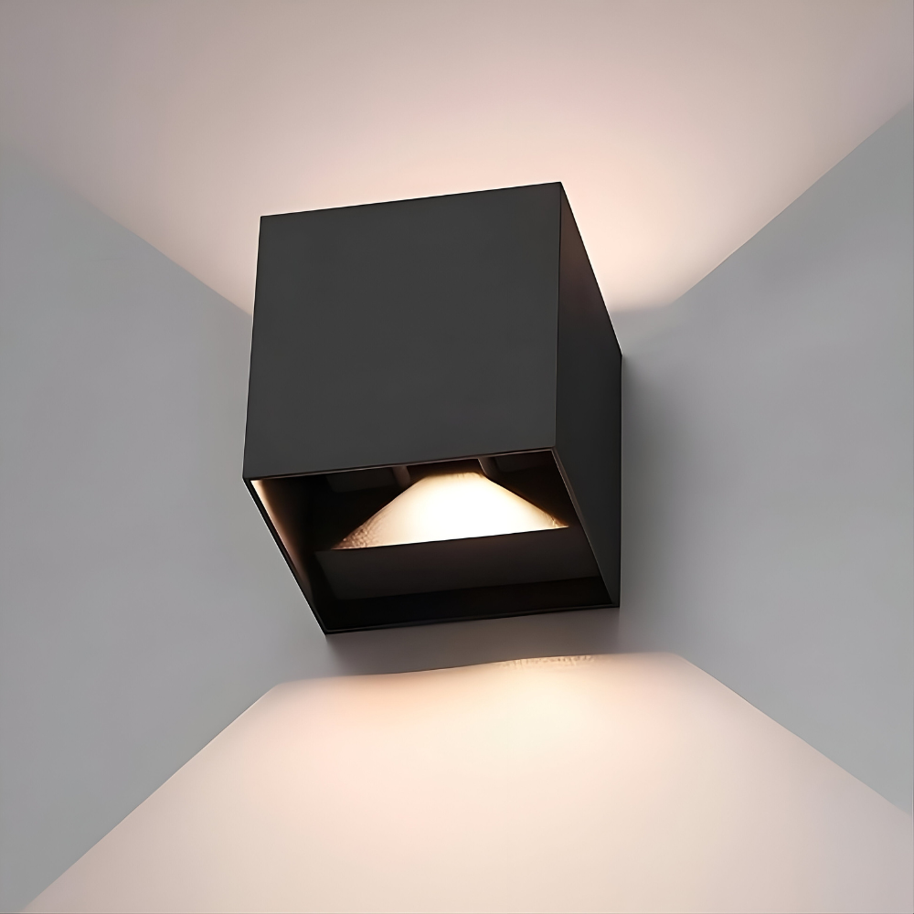 Nowoczesny Skandynawski Kinkiet LED - Aluminium Sześcian 10x10 cm z Ciepłym Białym Światłem do Sypialni i Salonu - 7