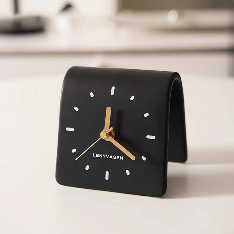 Nowoczesny Ceramiczny Zegar na Biurko 11.8cm - Matowy Brąz Elegancki Element Dekoracyjny 14