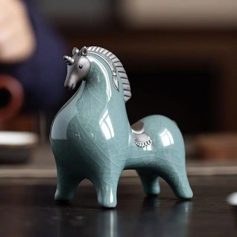 Rustykalne Ceramiczne Ozdoby w Kształcie Konika - Eleganckie Akcenty do Salonu i Przedpokoju 0