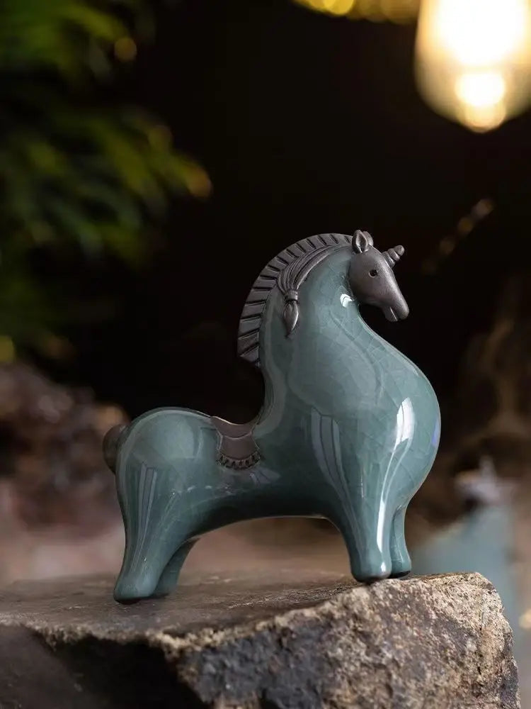 Rustykalne Ceramiczne Ozdoby w Kształcie Konika - Eleganckie Akcenty do Salonu i Przedpokoju 3