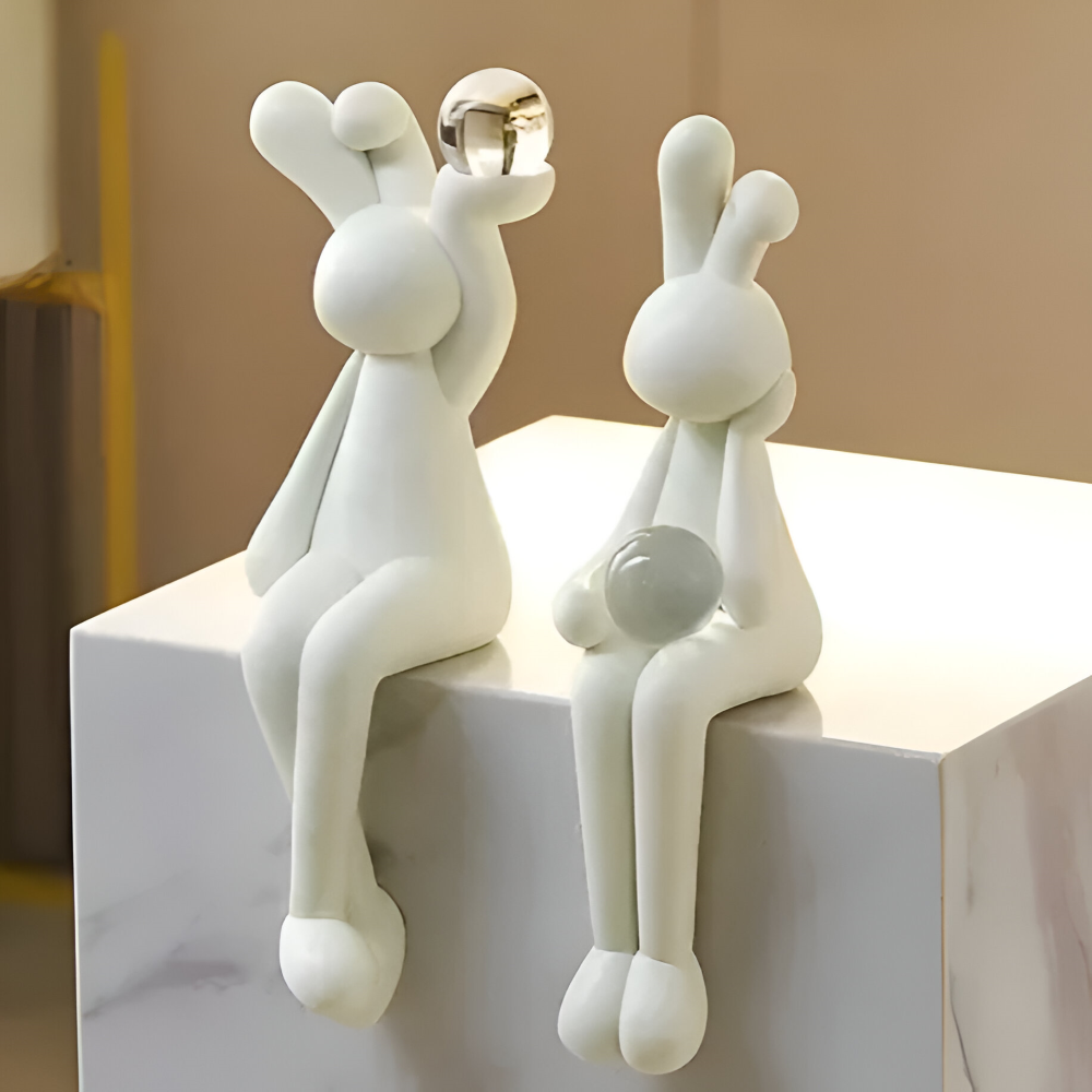 Zajączek wielkanocny figurka z kulą 19 do 22 cm – biała dekoracja z żywicy, 3 wzory