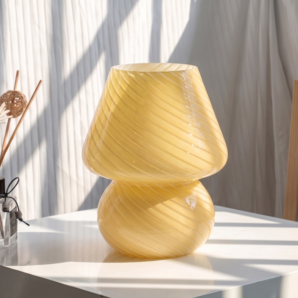 Lampa stołowa ze szkła w stylu vintage – ręcznie dmuchana w kształcie grzyba do wystroju salonu