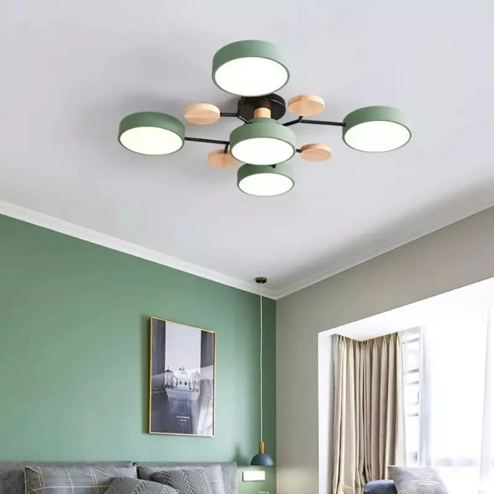 Zielona lampa sufitowa LED z 5 punktami świetlnymi nad strefą wypoczynkową