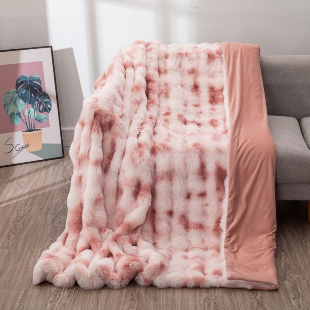 Różowy cieniowany koc miękki we wzorze tie-dye
