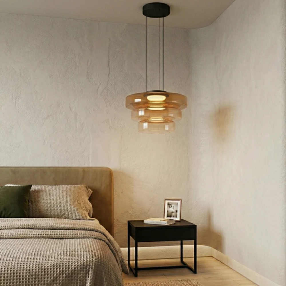 Bursztynowa lampa wisząca z trzema kloszami