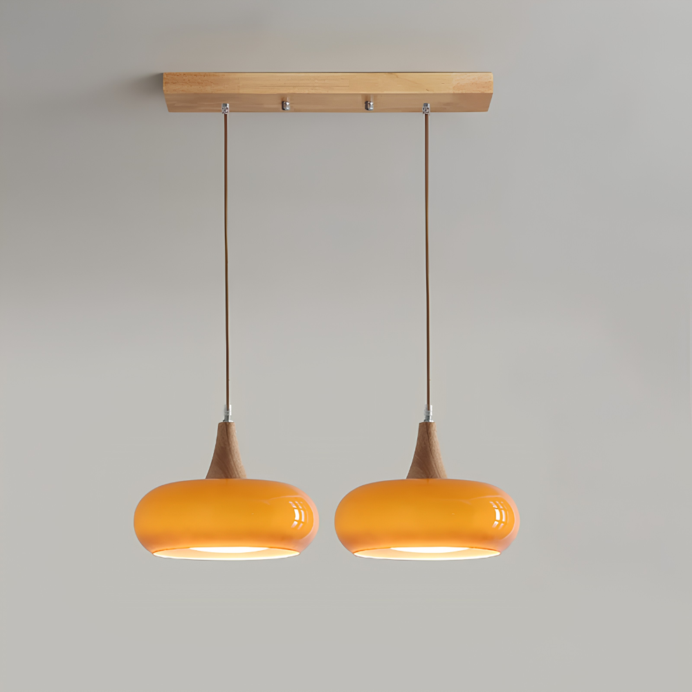 Lampa wisząca z dwoma pomarańczowymi kloszami na drewnianej listwie 50 cm