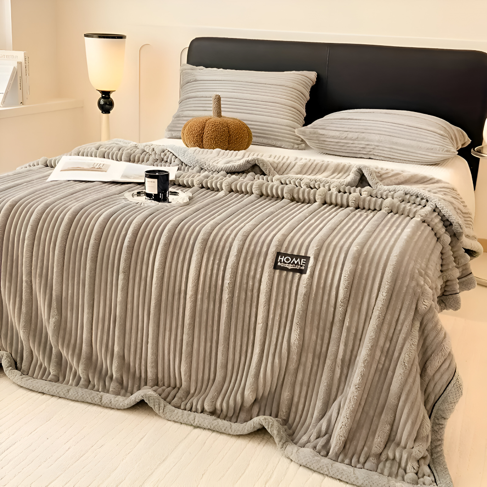 Koc w paski 150x200 do 200x230 cm – miękki koc polarowy na kanapę i łóżko, 4 kolory