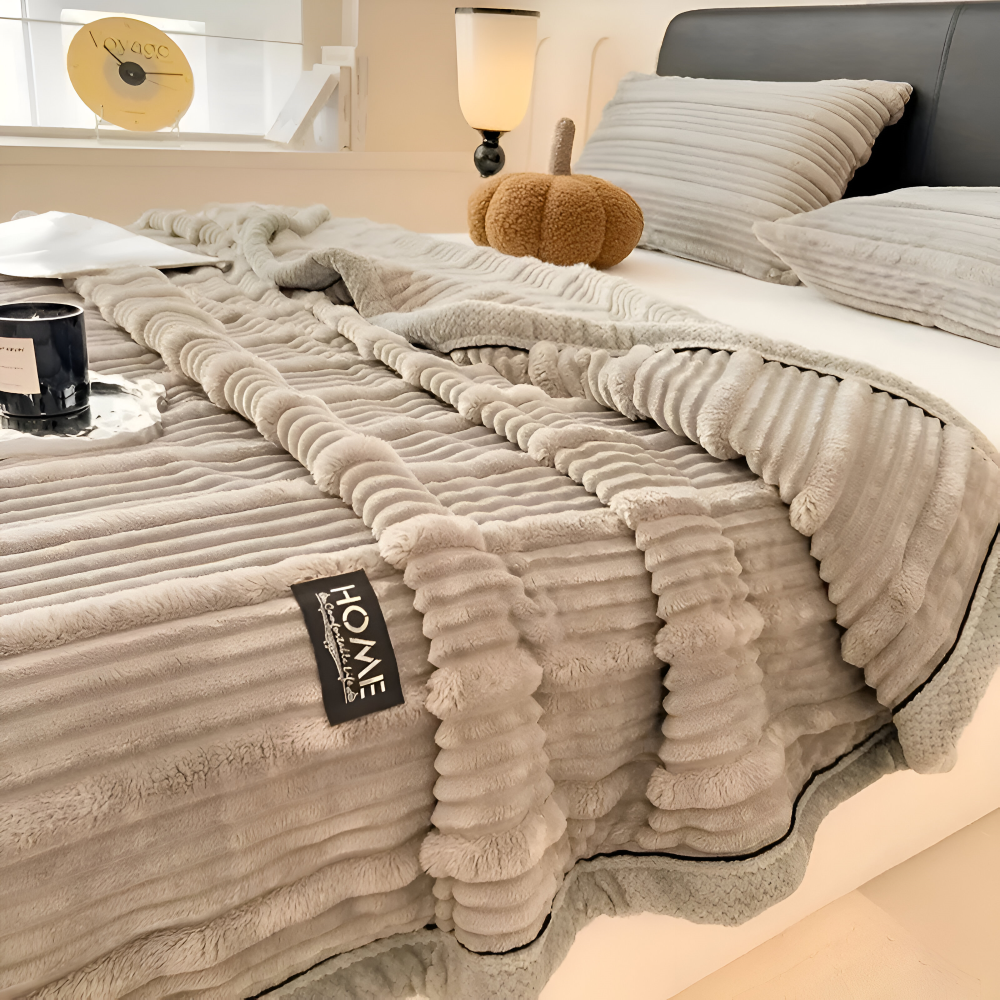 Koc w paski 150x200 do 200x230 cm – miękki koc polarowy na kanapę i łóżko, 4 kolory