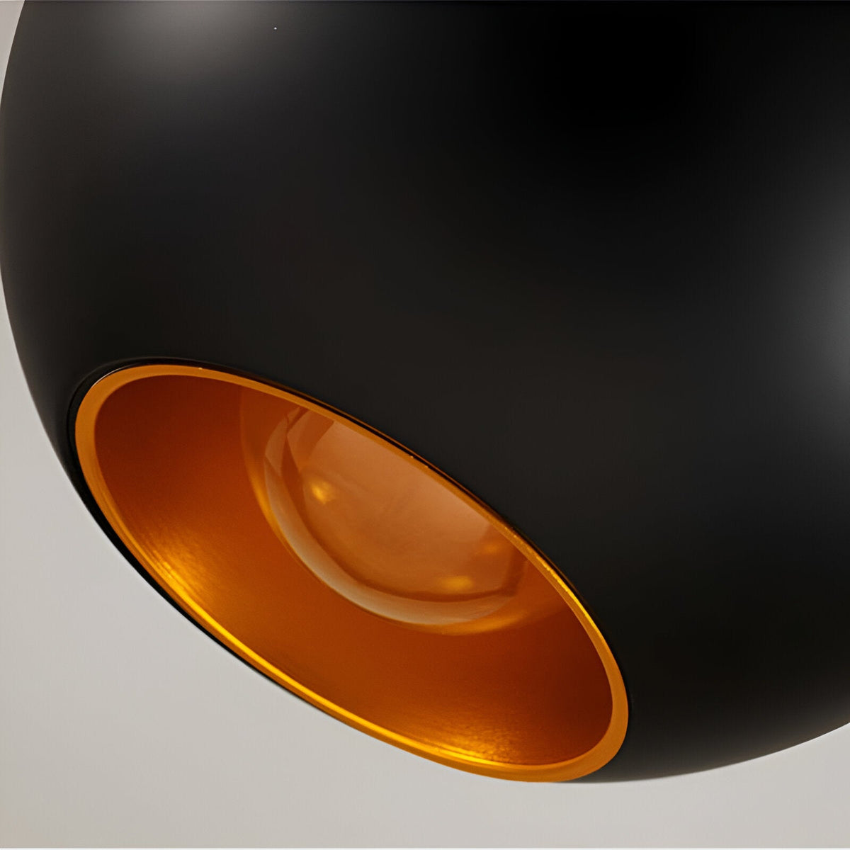 Lampa wisząca Apfel – artystyczna czarno-biała lampa wisząca E27 nad stół