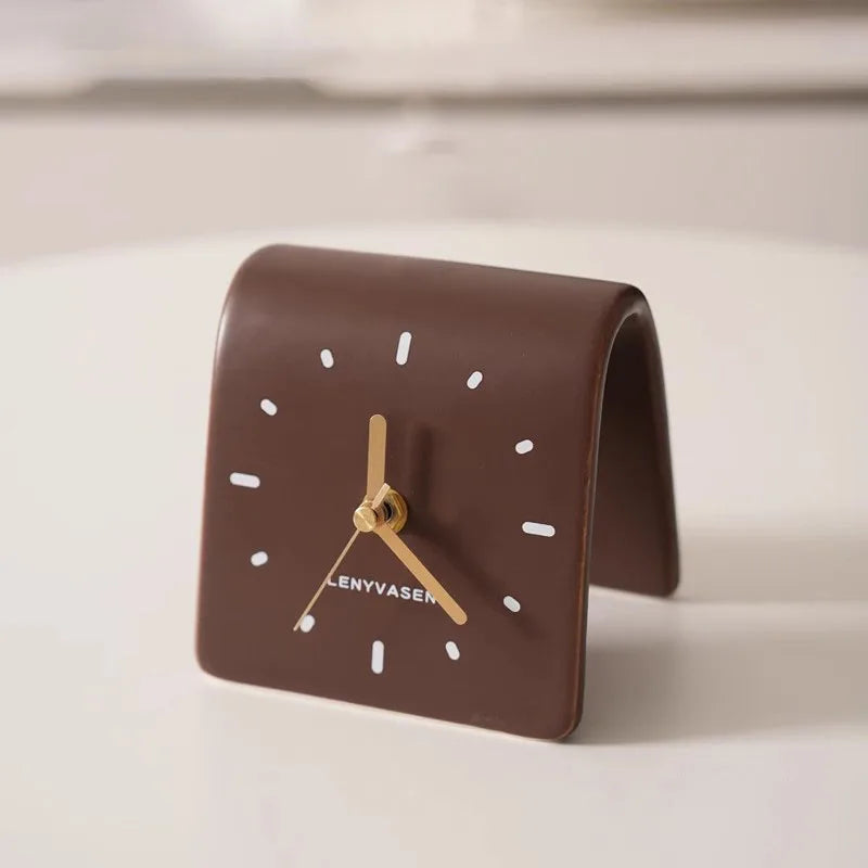 Nowoczesny Ceramiczny Zegar na Biurko 11.8cm - Matowy Brąz Elegancki Element Dekoracyjny 11