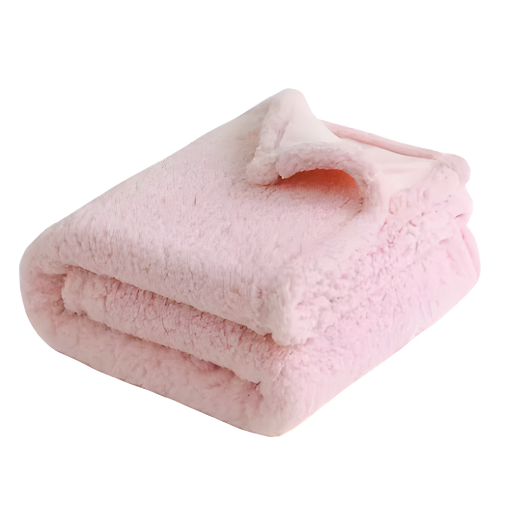 Złożony jasnoróżowy koc z pluszu teddy