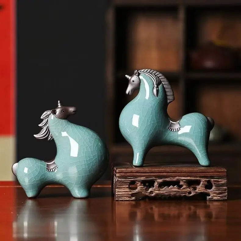Rustykalne Ceramiczne Ozdoby w Kształcie Konika - Eleganckie Akcenty do Salonu i Przedpokoju 1