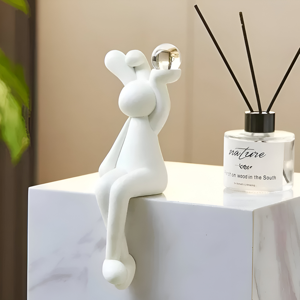 Zajączek wielkanocny figurka z kulą 19 do 22 cm – biała dekoracja z żywicy, 3 wzory