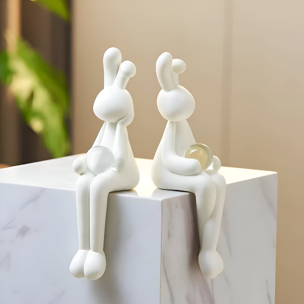 Zajączek wielkanocny figurka z kulą 19 do 22 cm – biała dekoracja z żywicy, 3 wzory