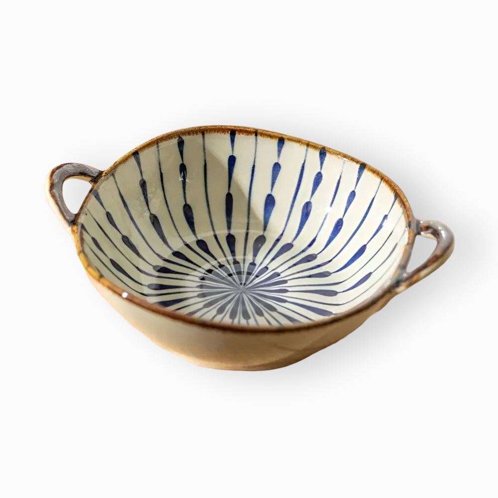 Ceramiczna miska z uchwytami we wzór klasycznych niebieskich kropli