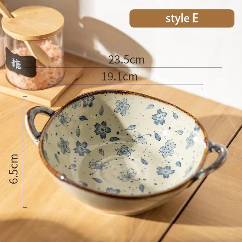 Wymiary miski we wzór kwiatowy: 23,5 cm z uchwytami, 19,1 cm, wysokość 6,5 cm